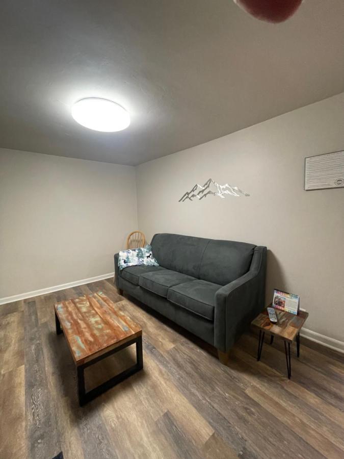 סאלידה Woodland Motel מראה חיצוני תמונה