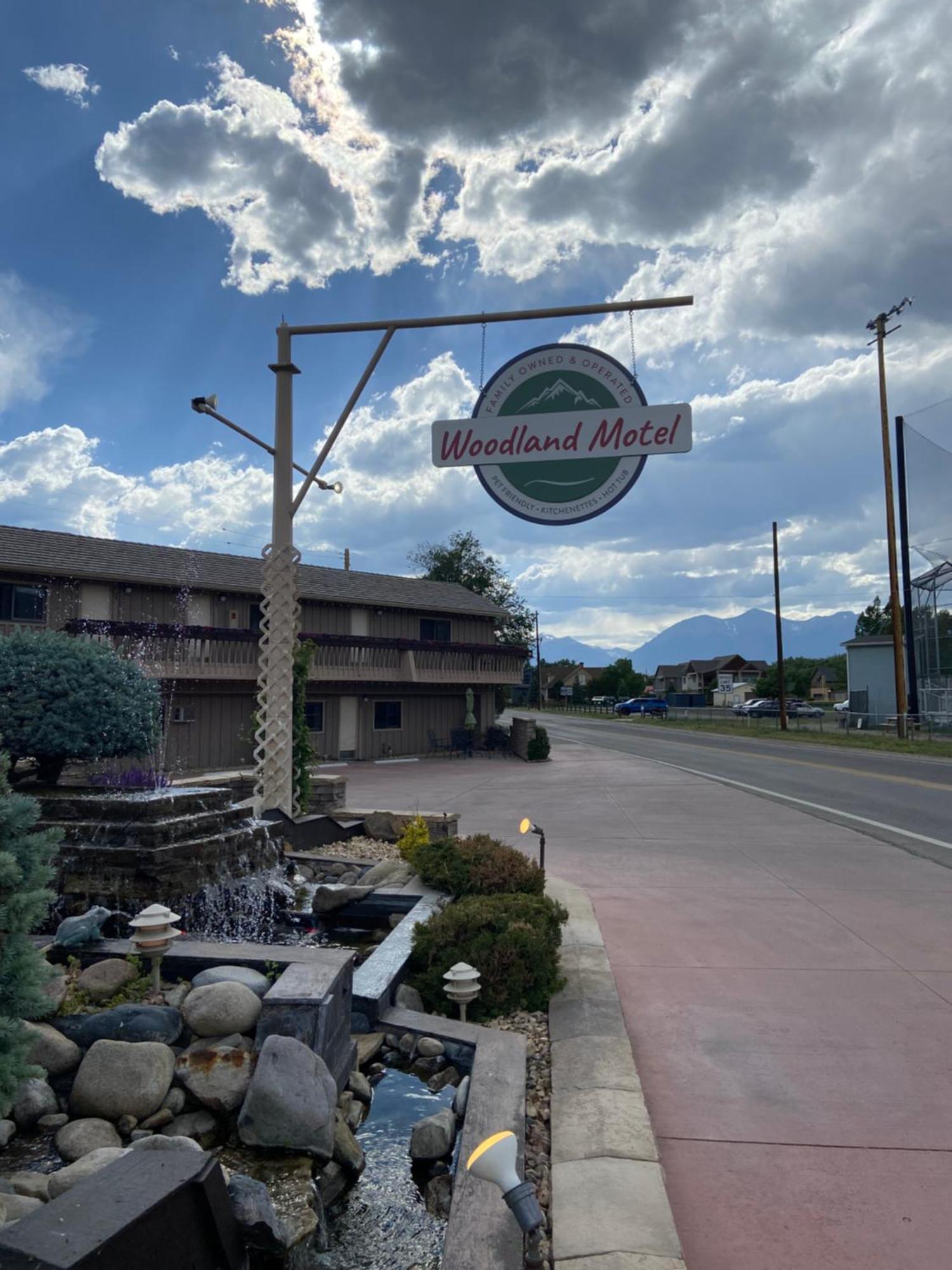 סאלידה Woodland Motel מראה חיצוני תמונה